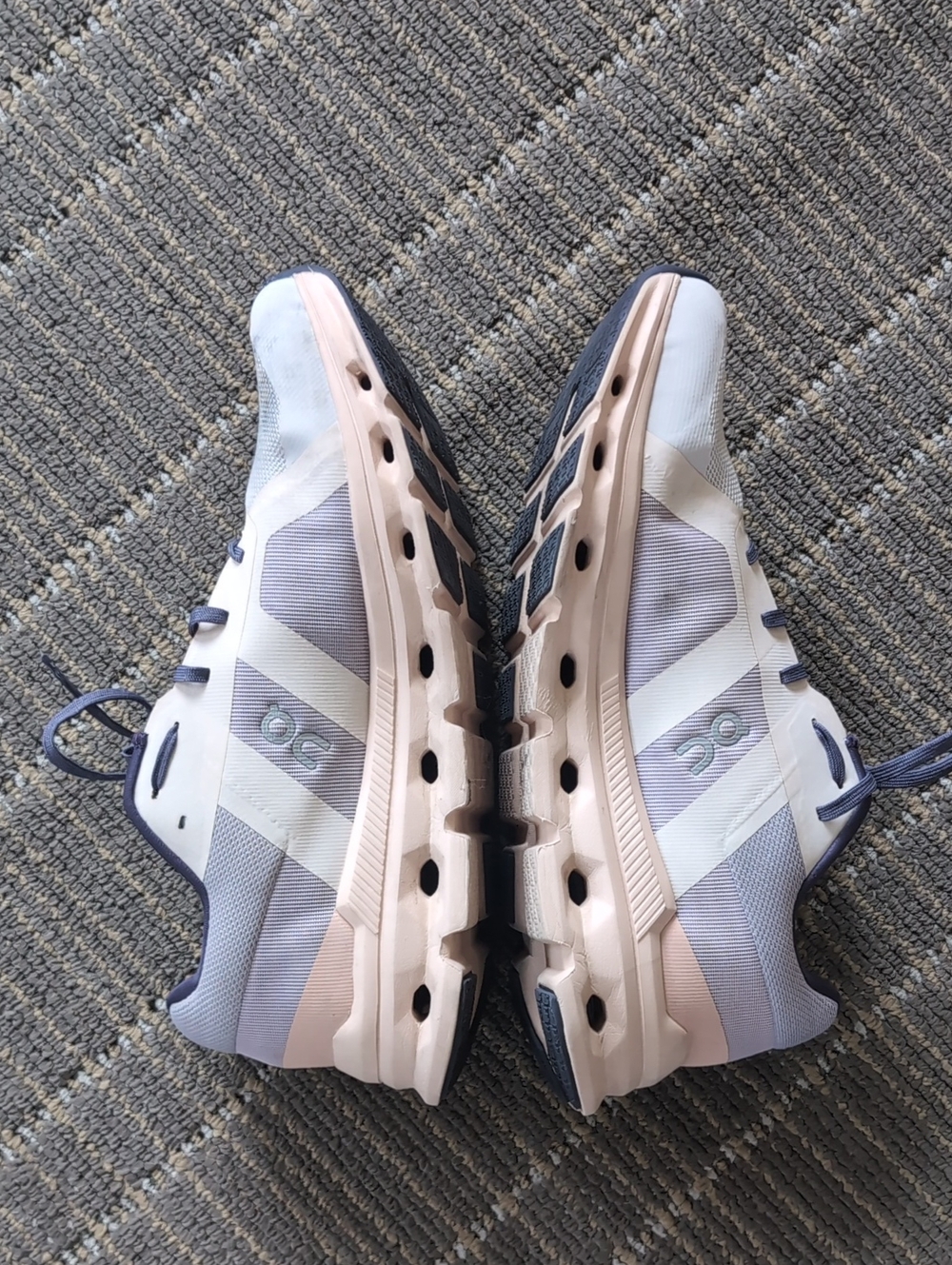 On Running Cloudswift Running Shoes - Light Gray & Pale Pink US W11 - Picture 3 of 6